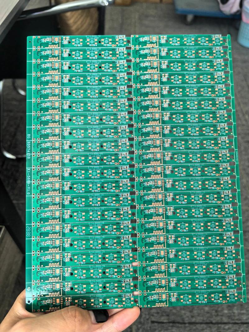 苏州电子元器件：科技之翼下的行业发展动态